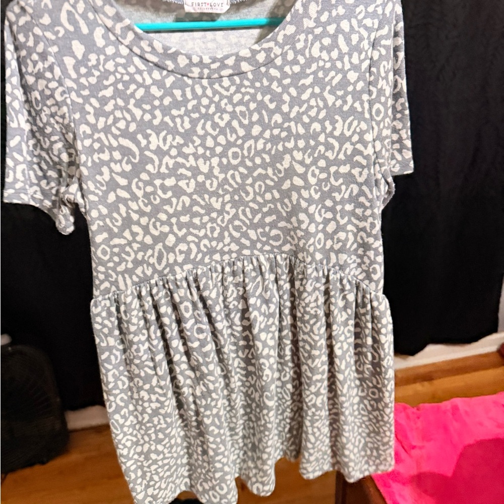 LuLaRoe Gray and White Leopard Print Short Sleeve Top